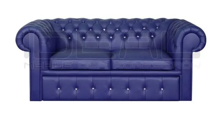 Granatowa sofa chesterfield